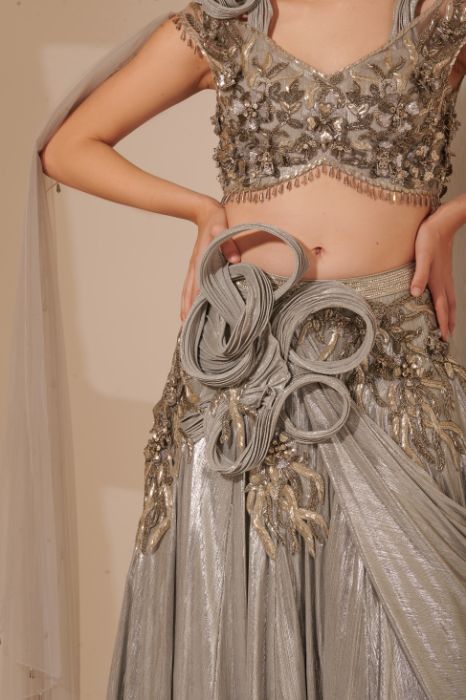 Kirti Kulhari In Gold Silver Metallic Lehenga Set – Roop's Couture
