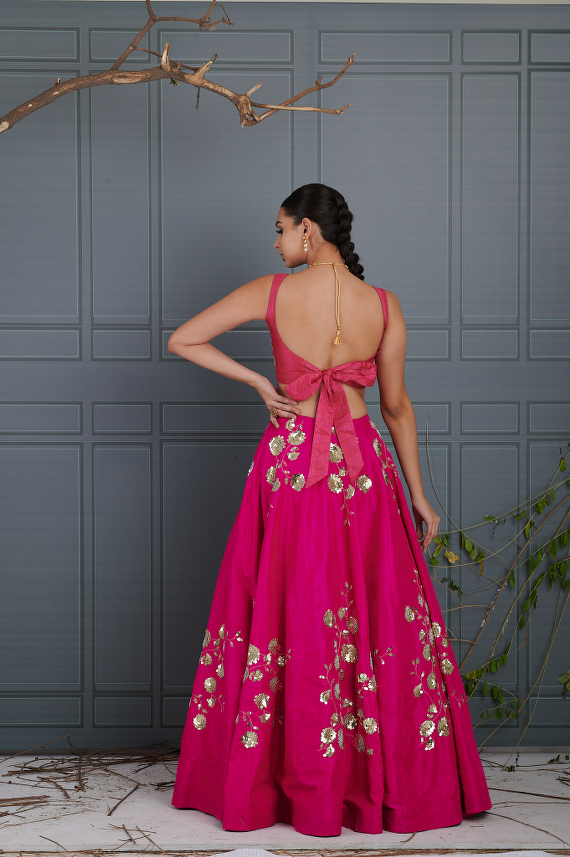 Day6 Navratri special Buy or Rent this fuchsia pink heavy work Lehenga  Choli Bridal collection outfit @nandys_fashion Modelling Credit:-… |  Instagram